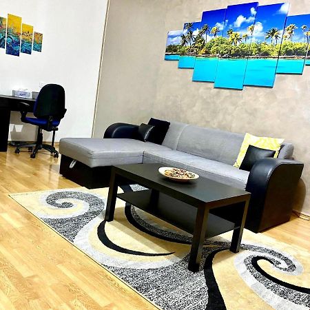 Sky Modern 1 Bedroom Apt W Free Parking Бухарест Экстерьер фото