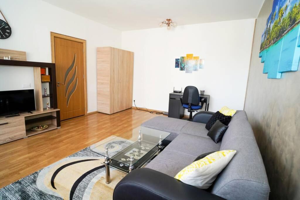 Sky Modern 1 Bedroom Apt W Free Parking Бухарест Экстерьер фото